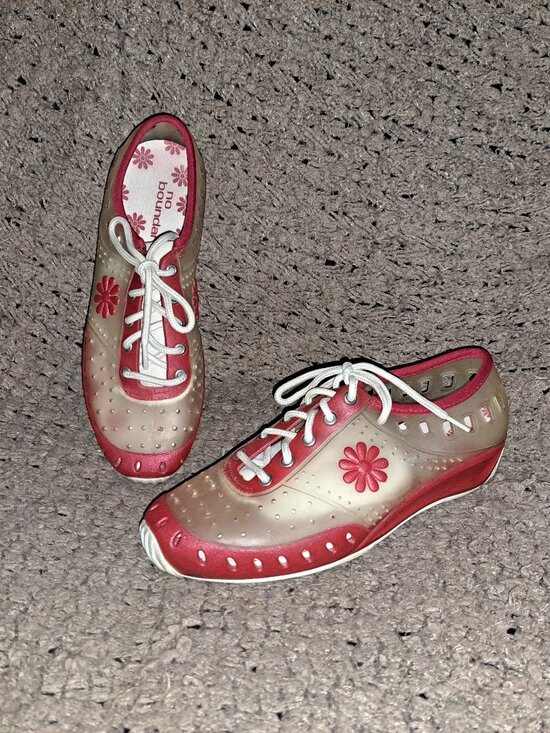 No Boundaries Shoes - Vintage Y2K NO BOUNDARIES-Tynan Jelly Sneakers-Clear & Red-SZ 7-Excellent